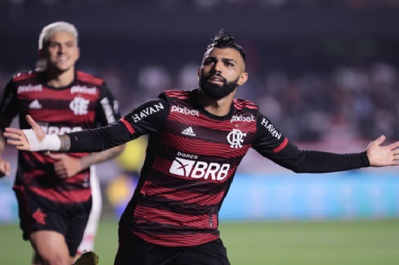Flamengo faz 3 a 1 no São Paulo, fora de casa, e abre vantagem na semifinal