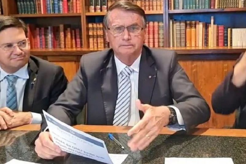 Bolsonaro cobra de Moraes “fundamentação” da ação contra empresários