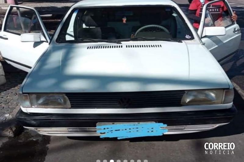 Mulher tem carro roubado durante a madrugada no Distrito Barragem Leste em Delmiro Gouveia