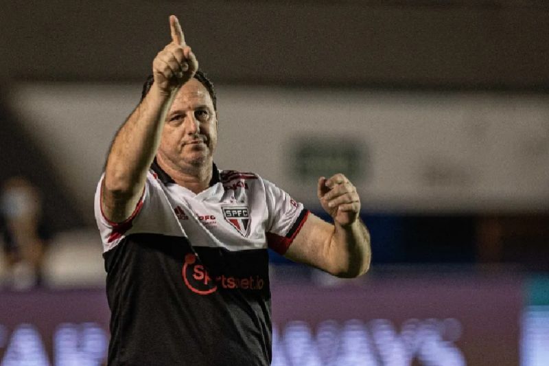 Ceni detona atuação do São Paulo, aponta erro de Igor Gomes