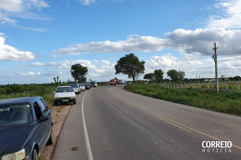 Batida entre motos deixa duas pessoas gravemente feridas em trecho da AL-145 em Pariconha