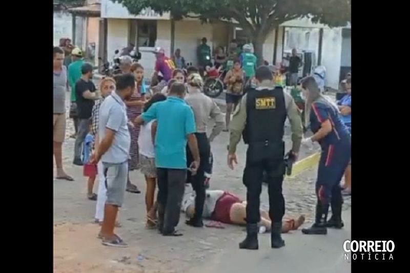 Colisão entre duas motocicletas deixa mulher ferida em Delmiro Gouveia