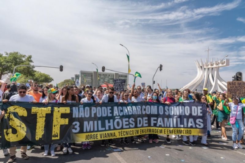 Enfermeiros sinalizam greve contra suspensão do novo piso salarial