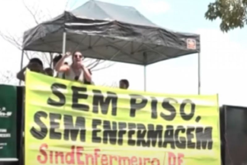 Sem definição sobre piso salarial, enfermeiros cobram valorização da categoria