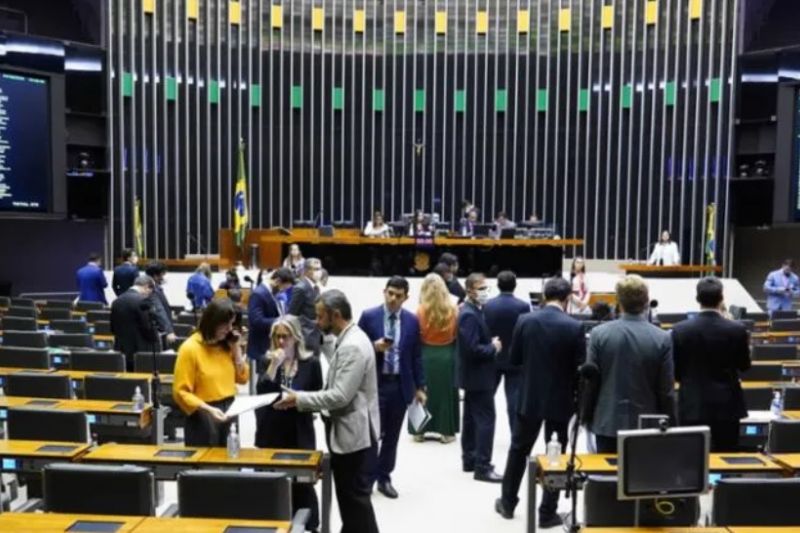 1 a cada 5 deputados duplica patrimônio em 4 anos; 69% estão melhores hoje que em 2018