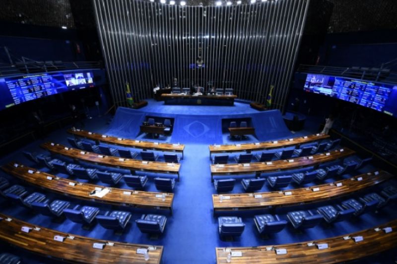 Pressionado por MPs no fim do prazo, Senado tenta acelerar solução para piso da categoria