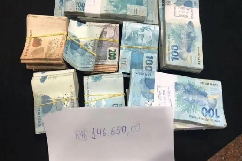 PF apreende mala de dinheiro e suposto cadastro de eleitores com deputado Marcelo Victor