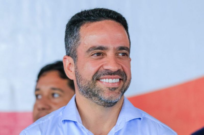 Paulo Dantas, governador de Alagoas, é alvo de operação e afastado do cargo pelo STJ