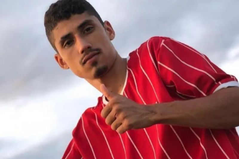 Jovem consegue provar inocência, mas morre horas antes de ser solto