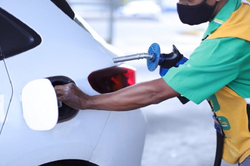 Preços dos combustíveis não devem passar por reajustes no curto prazo, diz setor