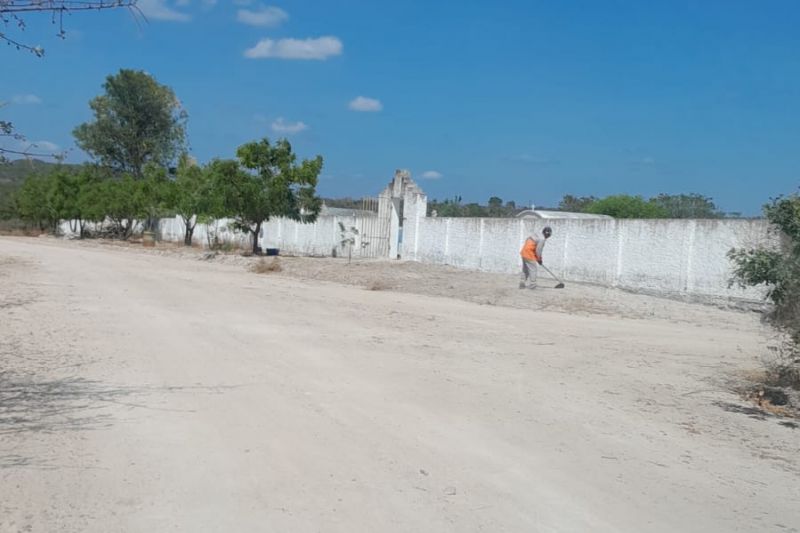 Prefeitura de Delmiro Gouveia intensifica limpeza nos cemitérios públicos