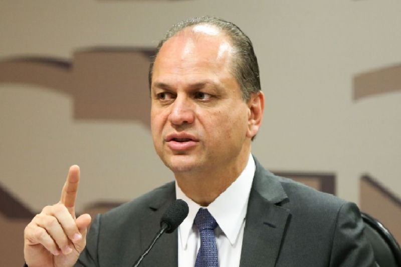 Líder do governo afirma que TSE e pesquisas eleitorais favoreceram a vitória de Lula