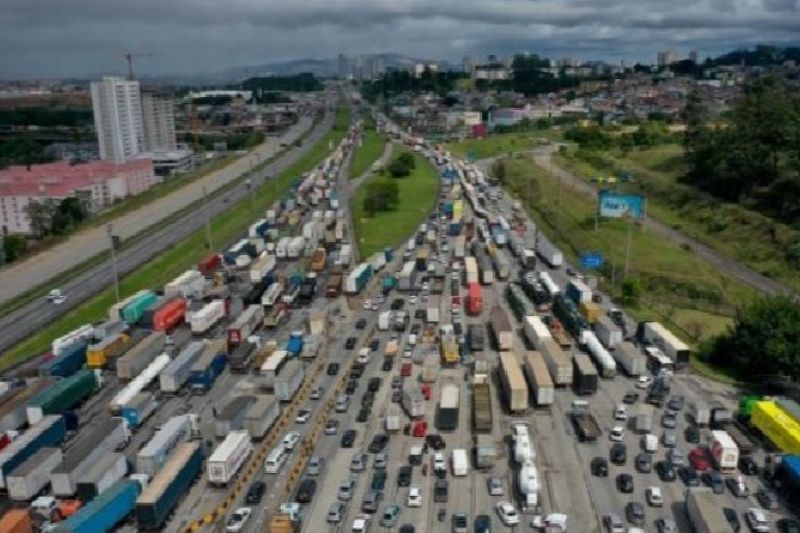 Bloqueios das estradas podem impactar preços e aumentar a inflação