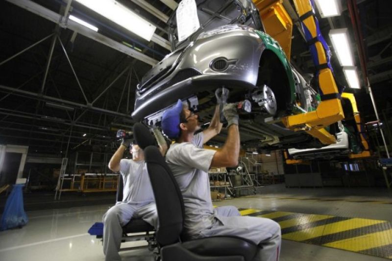 Vendas de veículos recuam, mas mercado automotivo espera fechar 2022 no azul