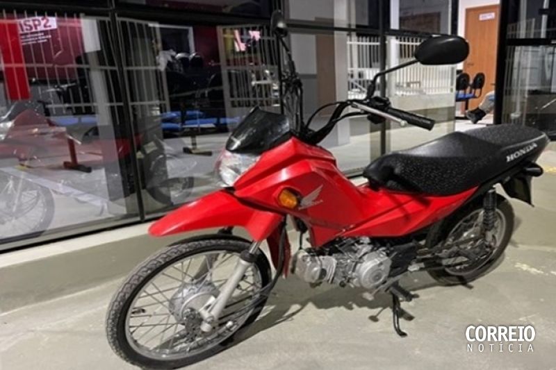 Polícia recupera moto tomada de assalto e prende suspeito no município de Delmiro Gouveia