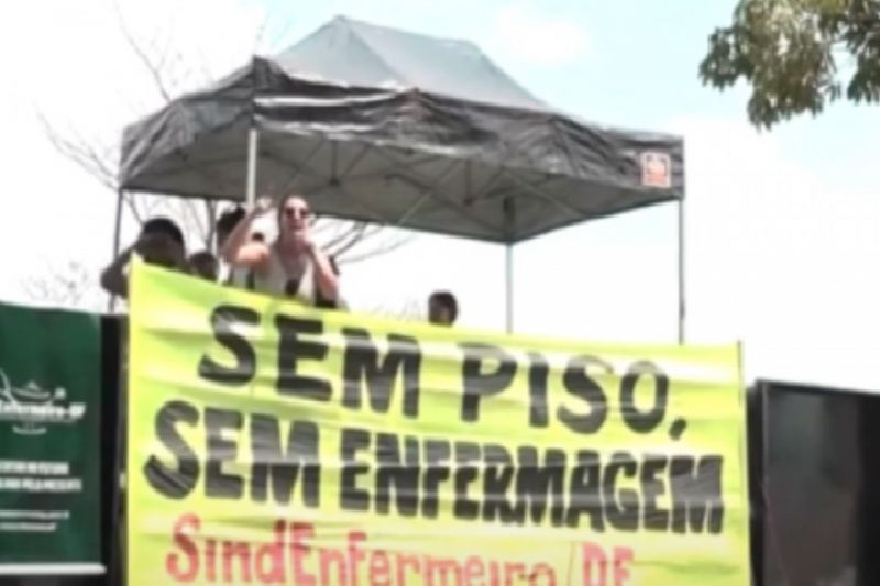 Câmara adia decisão sobre recursos para piso da enfermagem