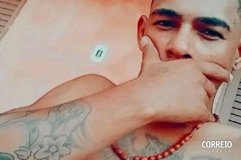 Jovem é hospitalizado em estado grave após ser baleado nas 369 Casas em Delmiro Gouveia