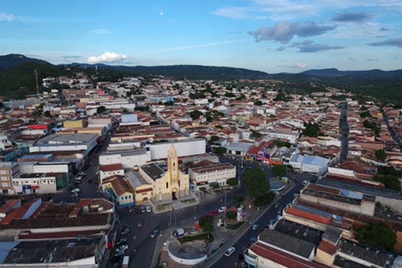 Homem bate em veículo, se recusa a pagar prejuízo e vai parar na Delegacia em Santana