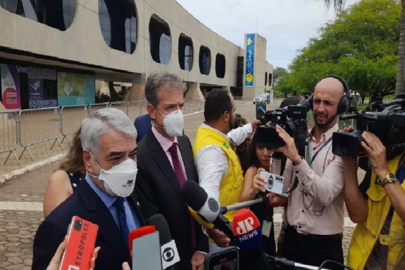 Preocupada com a Covid, equipe de Lula cobra dados sobre a vacinação