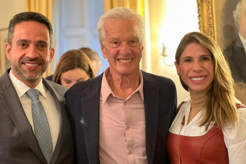 Na Inglaterra, Paulo defende mais parcerias para que Alagoas melhore índices da educação