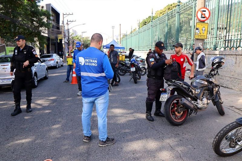 Motos irregulares são alvo de fiscalização no RJ