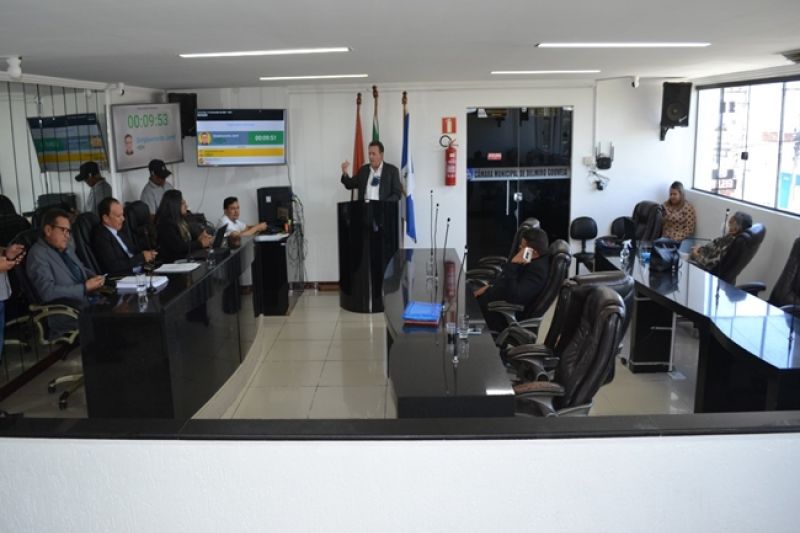 Vereador solicita salário mínimo para mães com filhos deficientes em Delmiro Gouveia