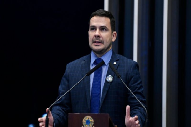 Deputado do PL apoia CPI para investigar presidente do TSE