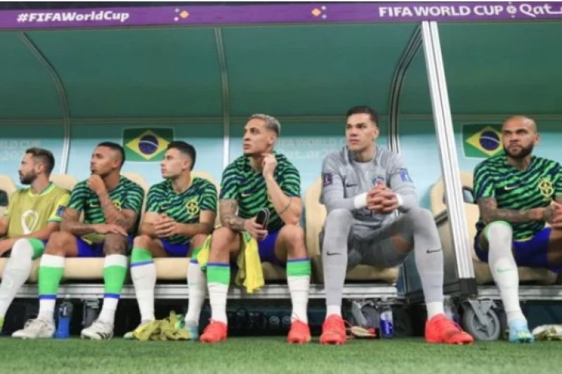 Brasil encara Camarões com reservas para garantir 1° lugar do Grupo G