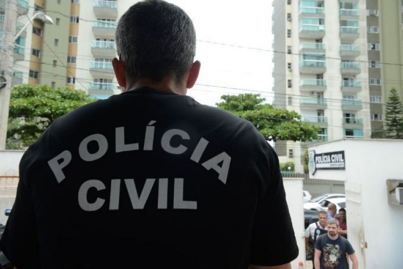 Quatro pessoas são indiciadas por morte de 14 cachorros que comeram petiscos contaminados
