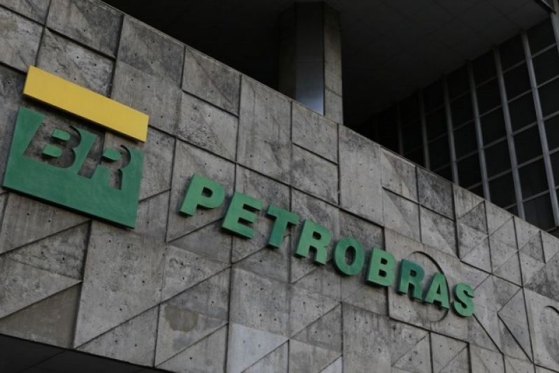 Preço do gás fica 10% mais barato nas refinarias da Petrobras a partir desta quinta