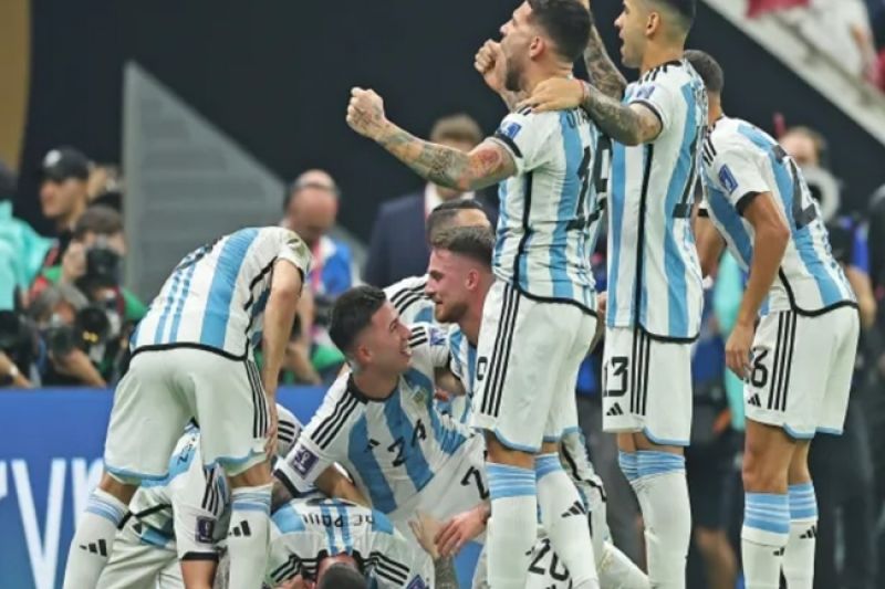 Argentina vence a França nos pênaltis e é tricampeã da Copa do Mundo