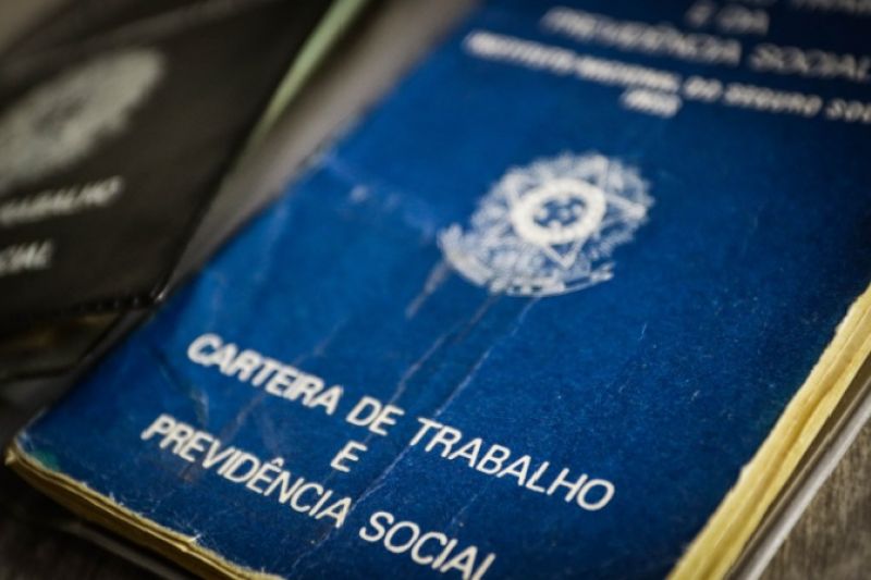 Última parcela do 13º salário deve ser paga até esta terça-feira
