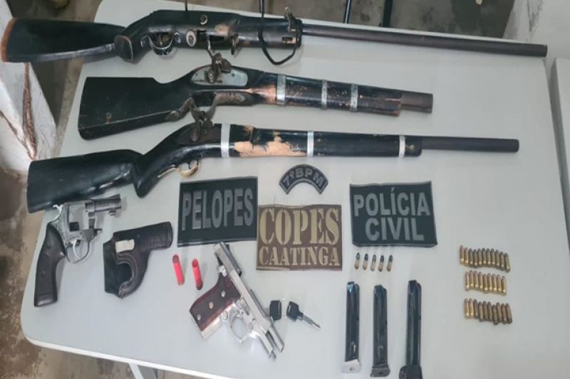 Operação conjunta realiza prisões, apreende menor e armas de fogo em cidade do Sertão