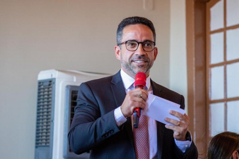 Paulo Dantas antecipa salário dos servidores públicos estaduais