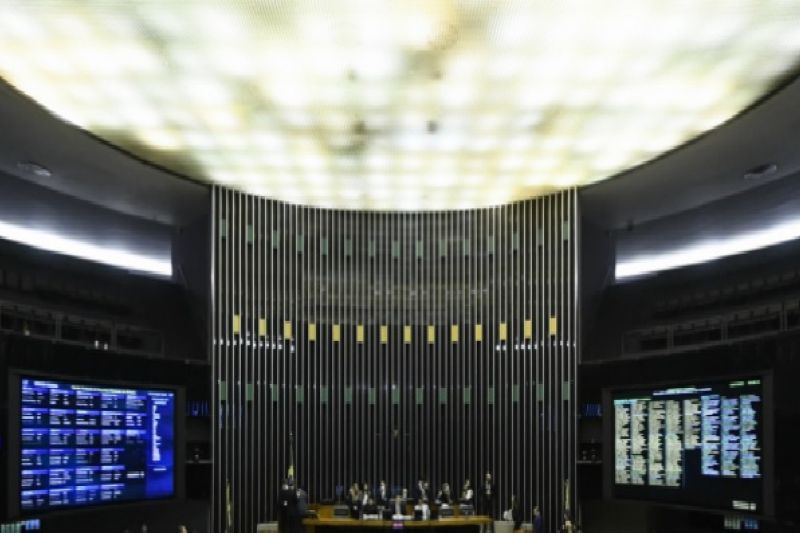 Projetos na Câmara e no Senado tentam reverter revogaço de Lula sobre armas