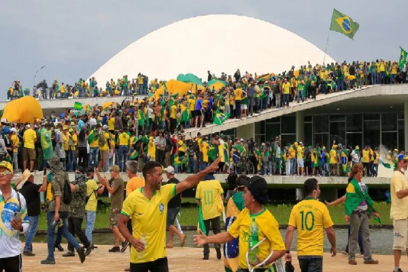 CBF condena atos terroristas e diz que camisa da seleção é para unir brasileiros