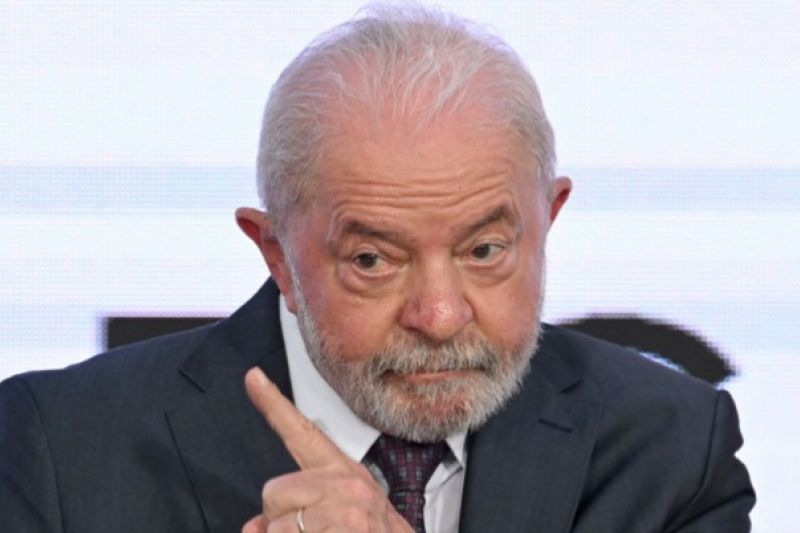 Lula afirma que governo ainda não consegue dar aumento de 3% para o salário mínimo
