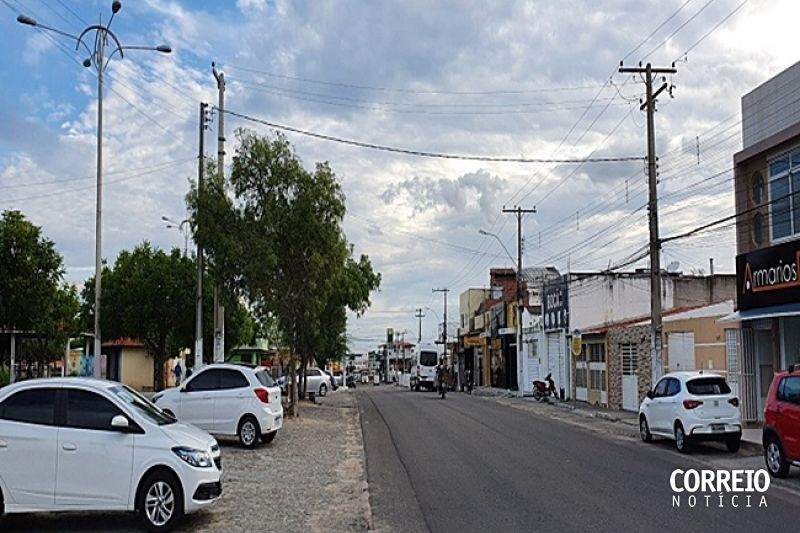 Idosa é vítima de criminosas e tem bolsa com mais de R$ 3,5 mil roubada em Delmiro Gouveia
