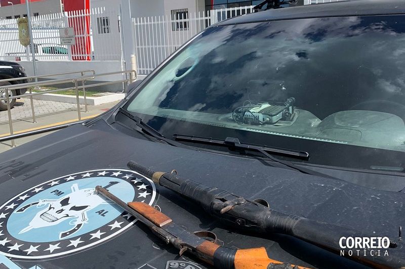 Jovem é preso depois de ter armas encontradas no quintal da casa da namorada em Delmiro