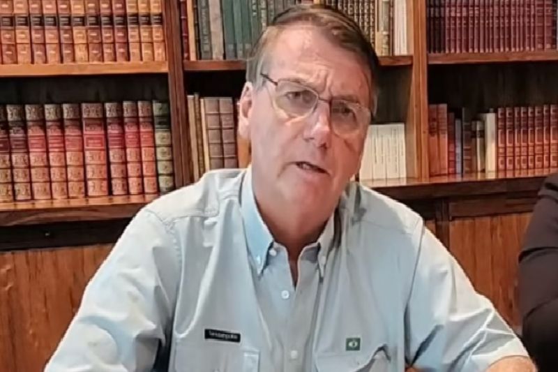 TSE dá cinco dias para Bolsonaro explicar postagem em que questionou eleições de 2022