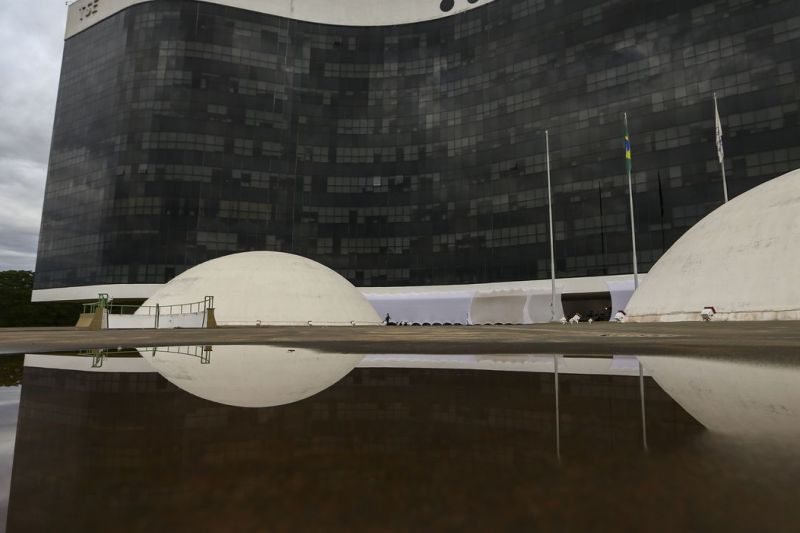 TSE dá 5 dias para Bolsonaro se manifestar sobre postagem