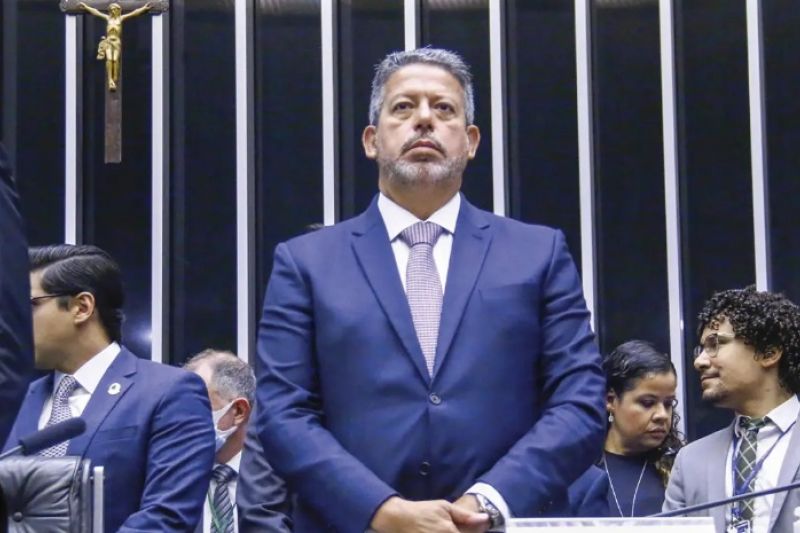 O pacote de bondades de Lira a deputados às vésperas da eleição na Câmara