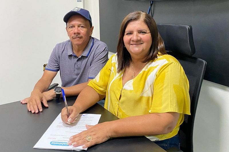 Prefeita Ziane Costa anuncia rateio de 1 milhão de reais para profissionais da Educação