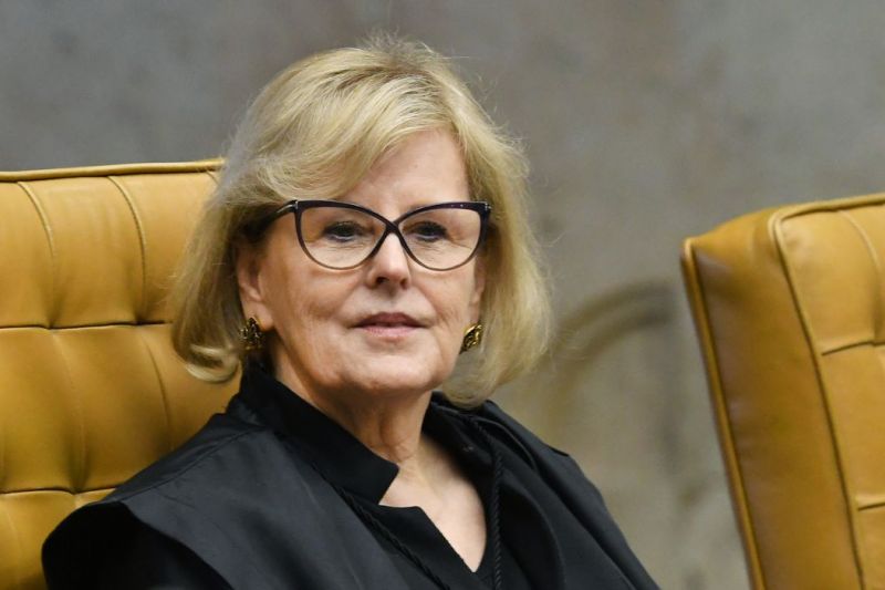 Ataques golpistas não abalaram crença na democracia, diz Rosa Weber