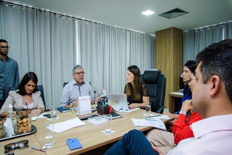 Secretarias alinham planejamento de ações para viabilizar as obras do Canal do Sertão