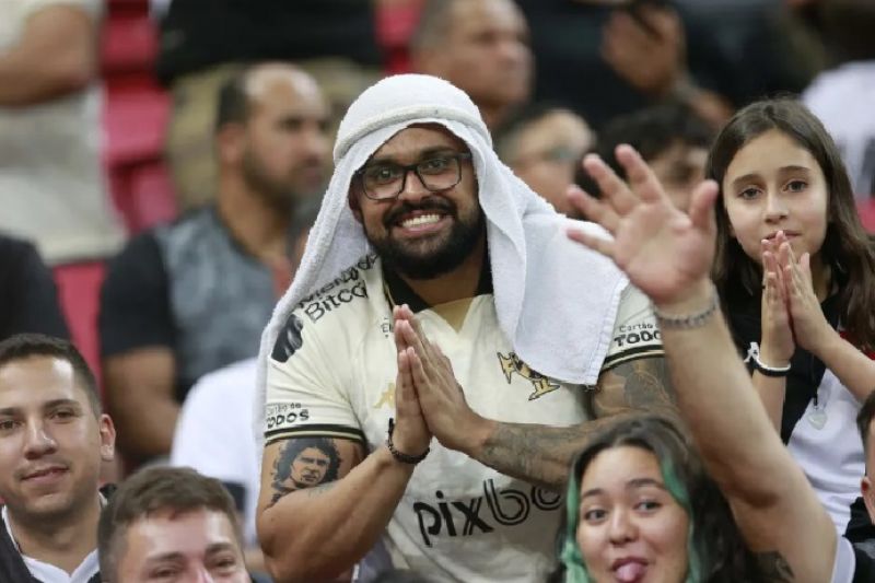 Vasco provoca o Flamengo com postagem em árabe após vitória