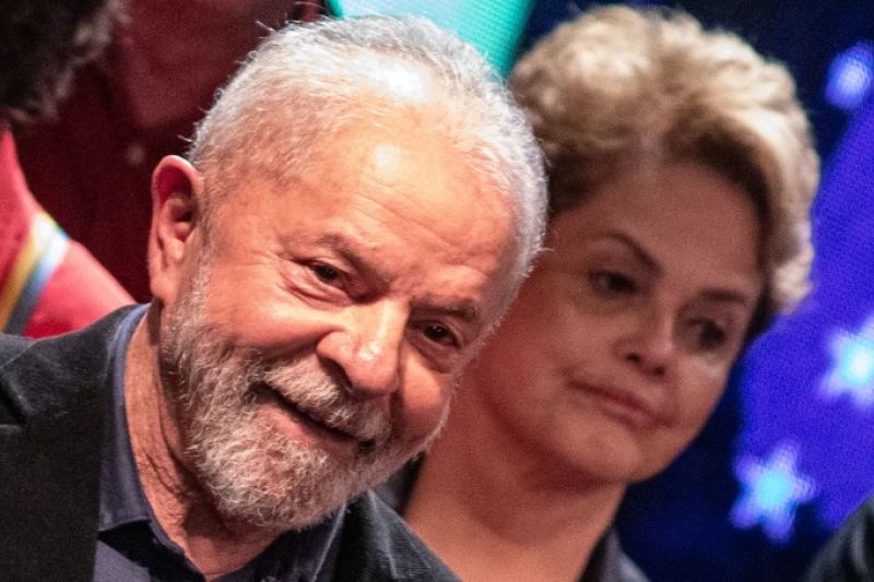 Dilma vai comandar banco dos Brics, decide governo