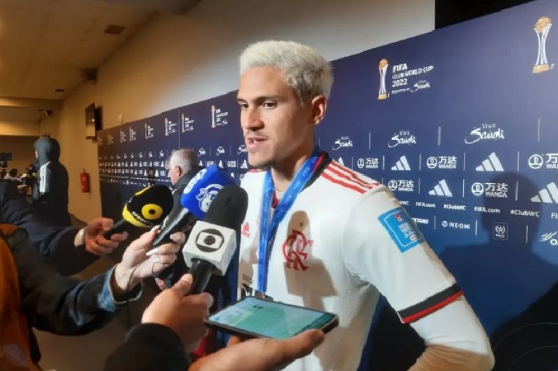 Pedro justifica a 9 e se torna segundo maior artilheiro do Flamengo no século