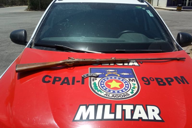 Policiais e criminosos trocam tiros em área de caatinga no Canal do Sertão em Delmiro