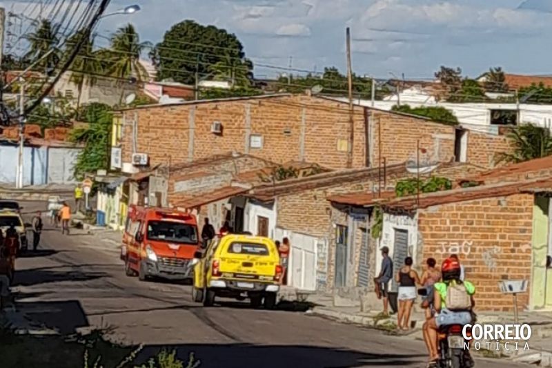 Casal de namorados sofre atentado à bala enquanto bebia em bar em Delmiro Gouveia